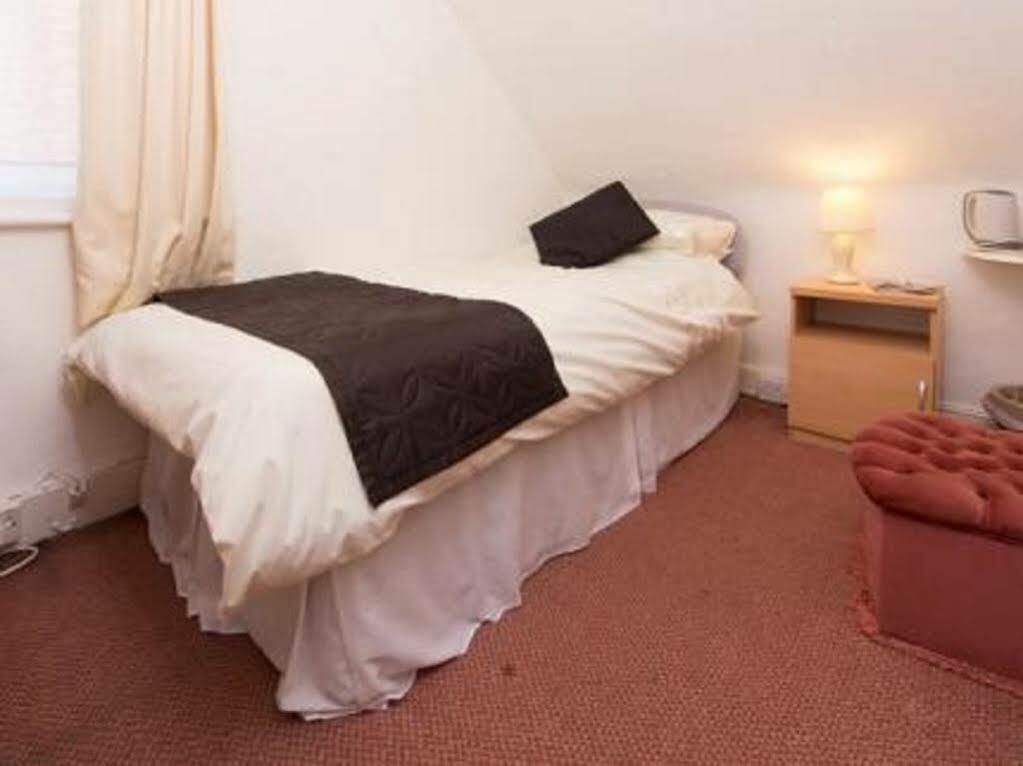 Sandy Bay Guest House Bornemouth Extérieur photo